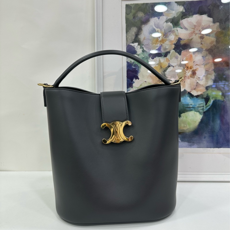 CELINE賽琳 LOUISE中號黑金凱旋門水桶包-2