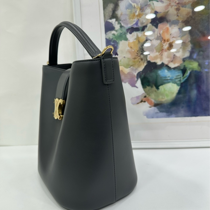 CELINE賽琳 LOUISE中號黑金凱旋門水桶包-5