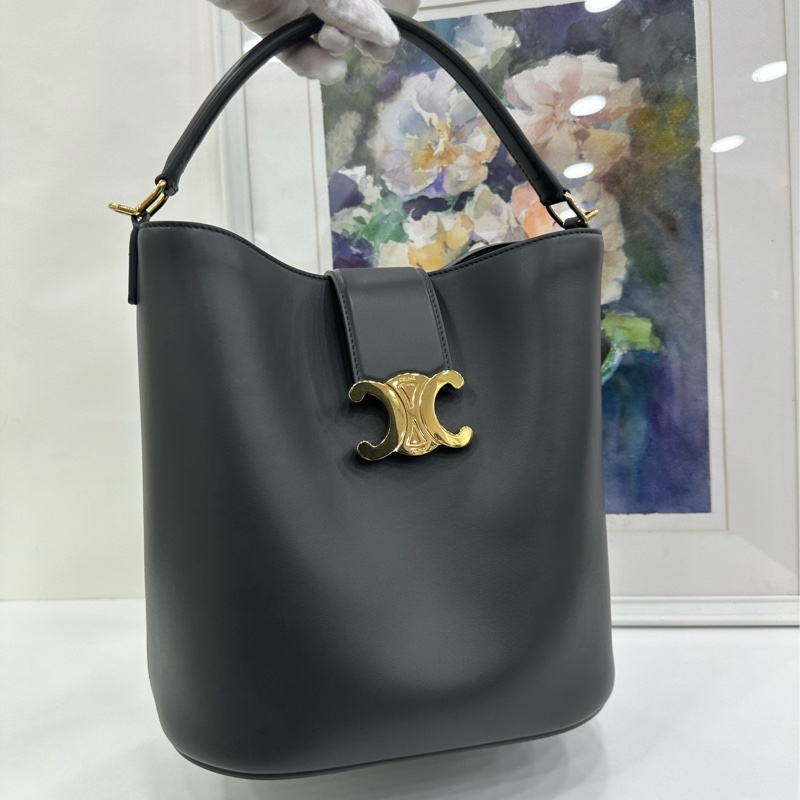 CELINE賽琳 LOUISE中號黑金凱旋門水桶包-6