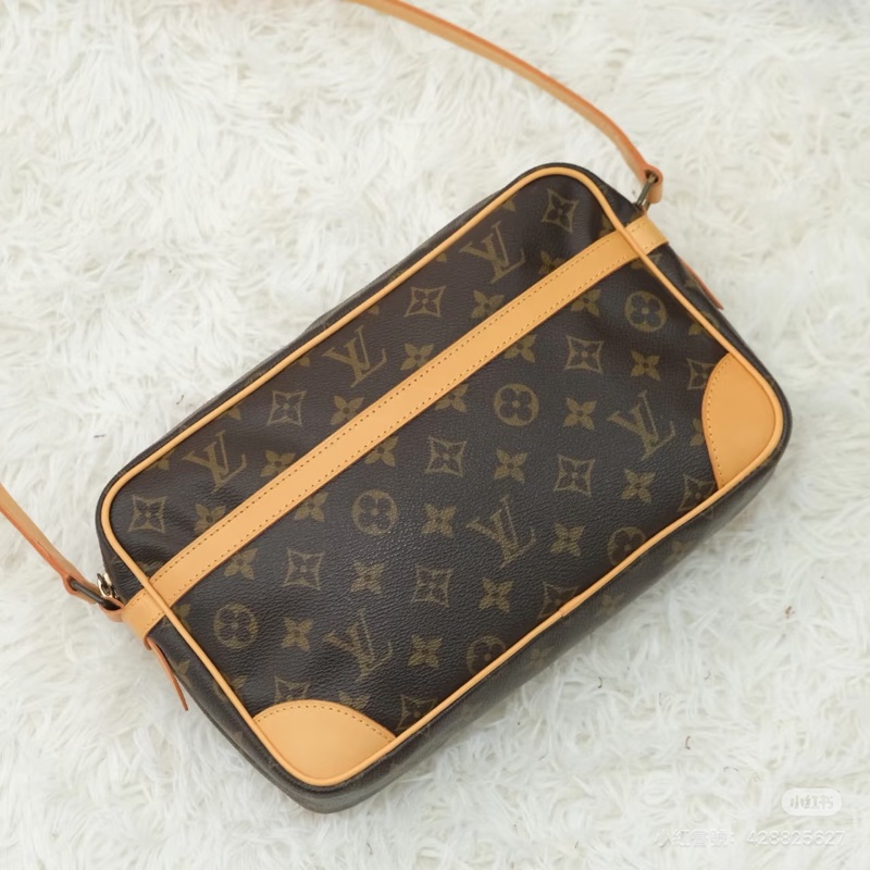 Louis Vuitton • 經典老花相機包 26-1