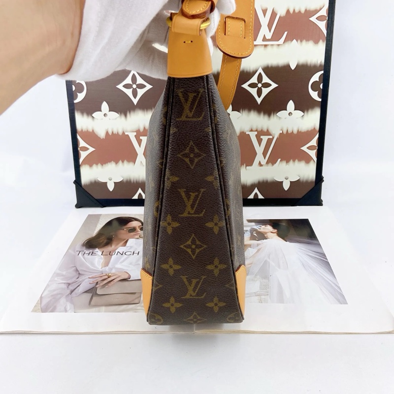 Louis Vuitton • 經典老花牛角包-4