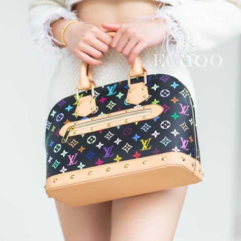 Louis Vuitton • 經典黑三彩老花卯釘貝殼包