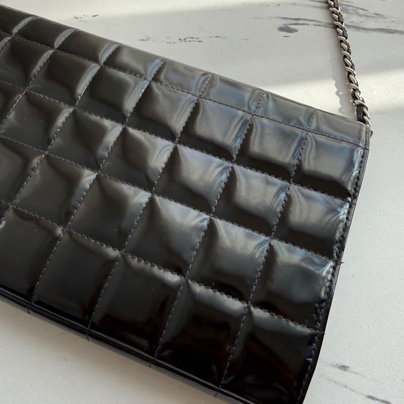 Chanel漆皮晚宴包肩背包-1