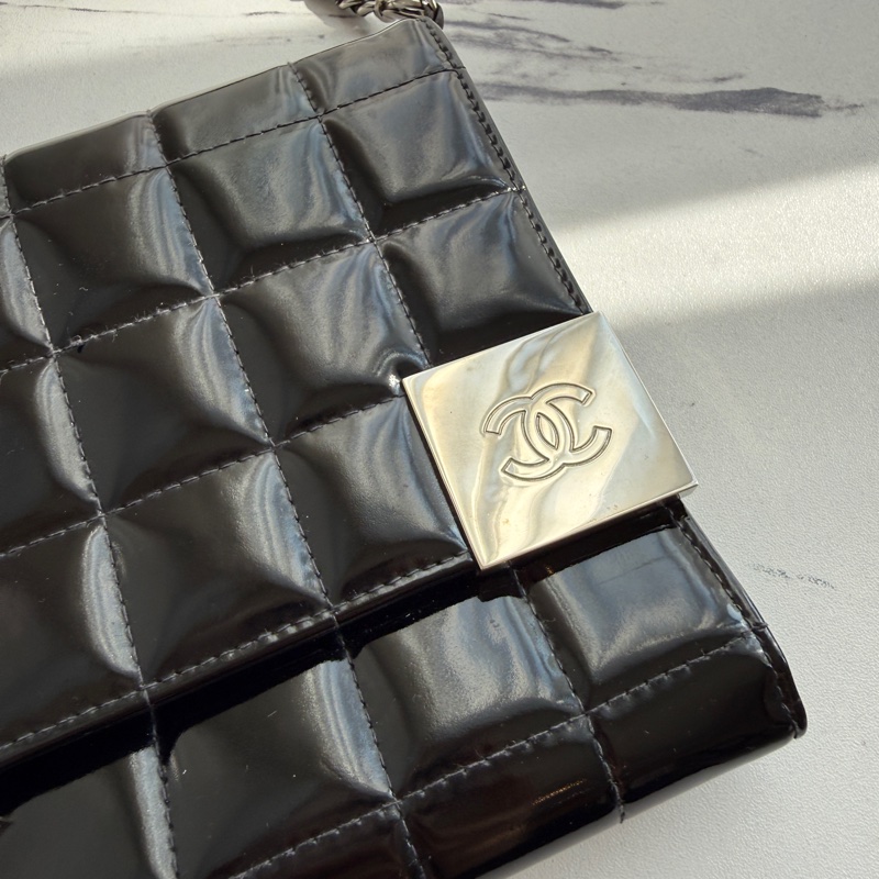 Chanel漆皮晚宴包肩背包-2