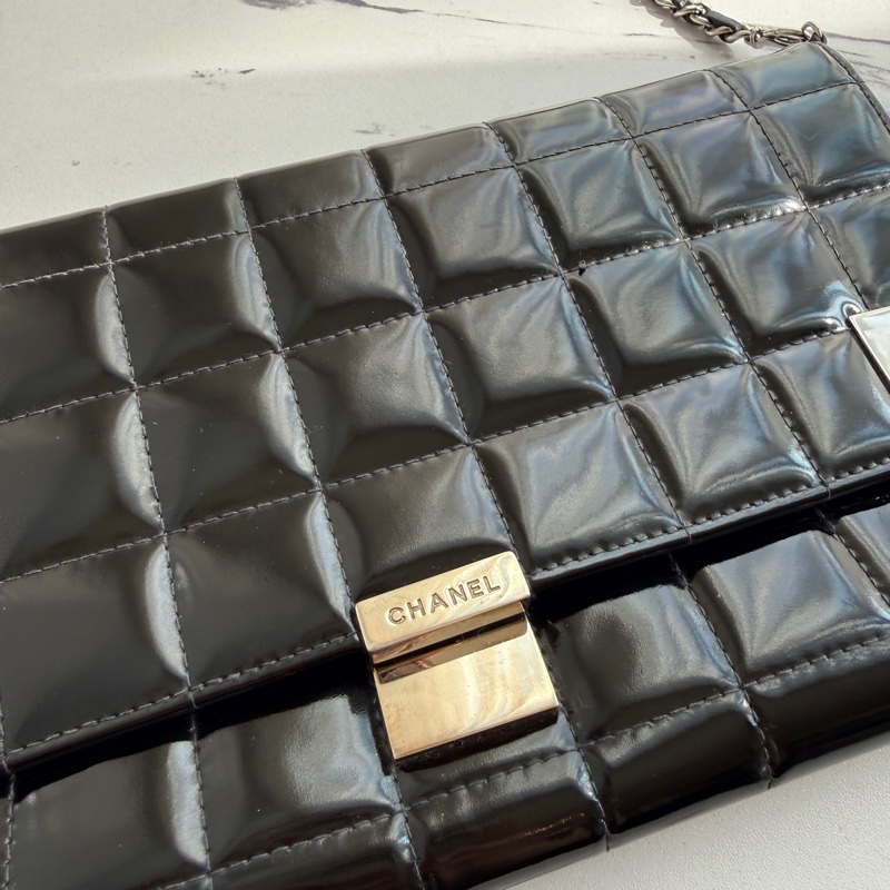 Chanel漆皮晚宴包肩背包-3