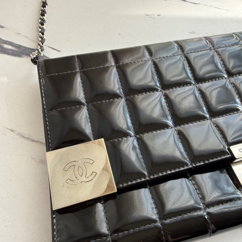 Chanel漆皮晚宴包肩背包-4