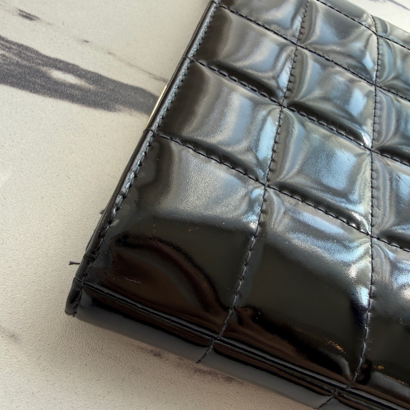 Chanel漆皮晚宴包肩背包-6