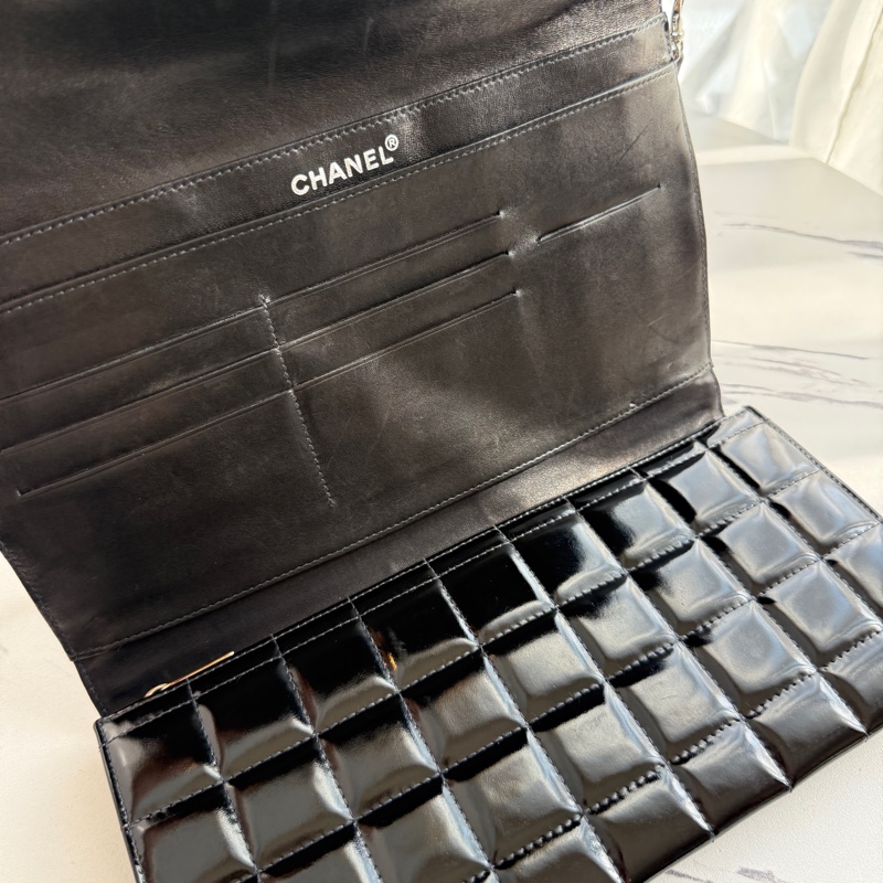 Chanel漆皮晚宴包肩背包-12
