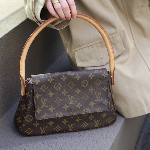 Louis Vuitton • Looping 經典老花翻蓋腋下包 小號