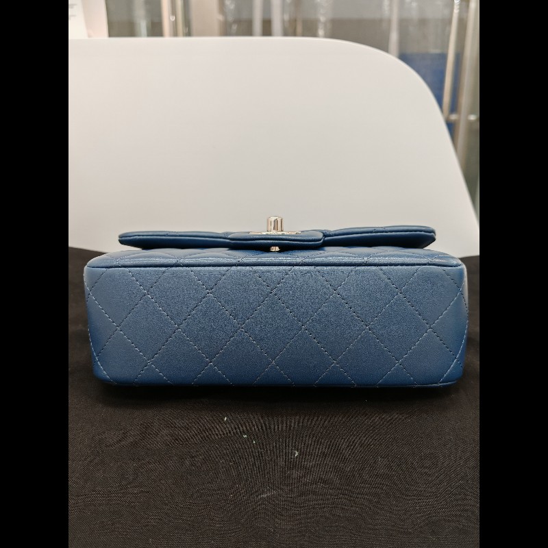 Chanel Classic flap mini-6
