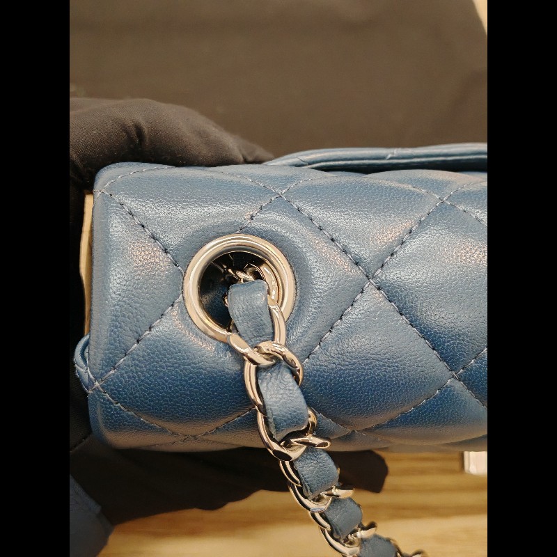 Chanel Classic flap mini-16