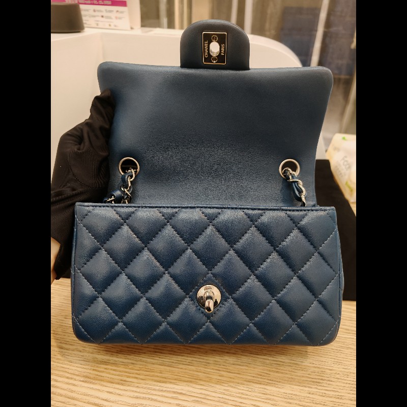 Chanel Classic flap mini-18