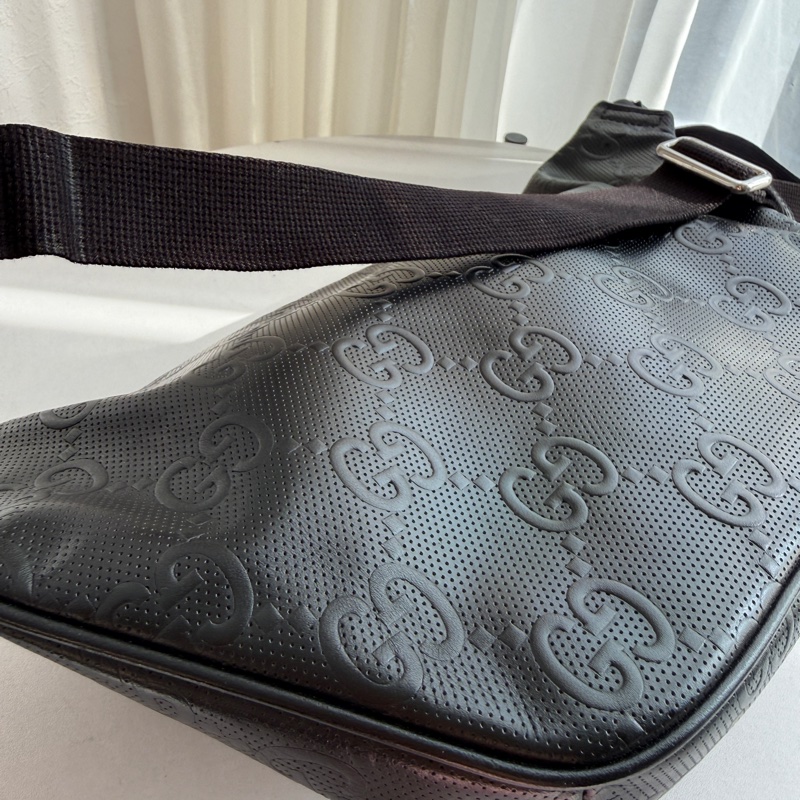 Gucci 胸包很輕也大-2