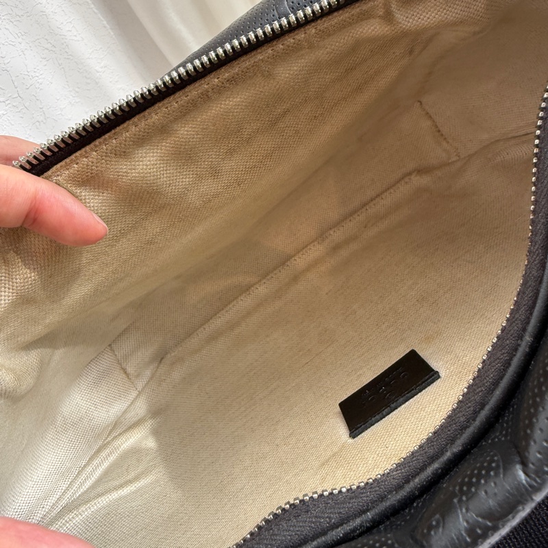 Gucci 胸包很輕也大-10