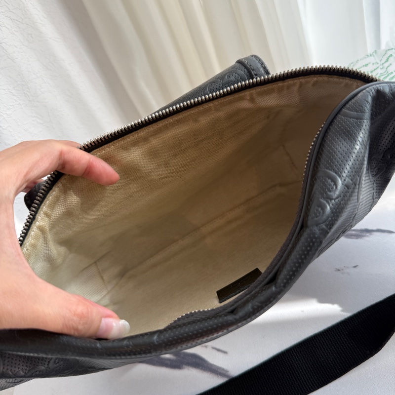 Gucci 胸包很輕也大-11