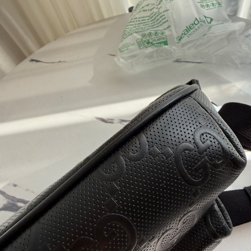 Gucci 胸包很輕也大-15