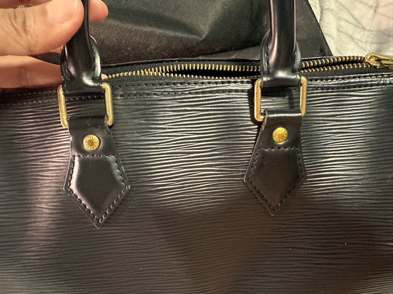 LV黑色epi 水波紋 speedy 25-4