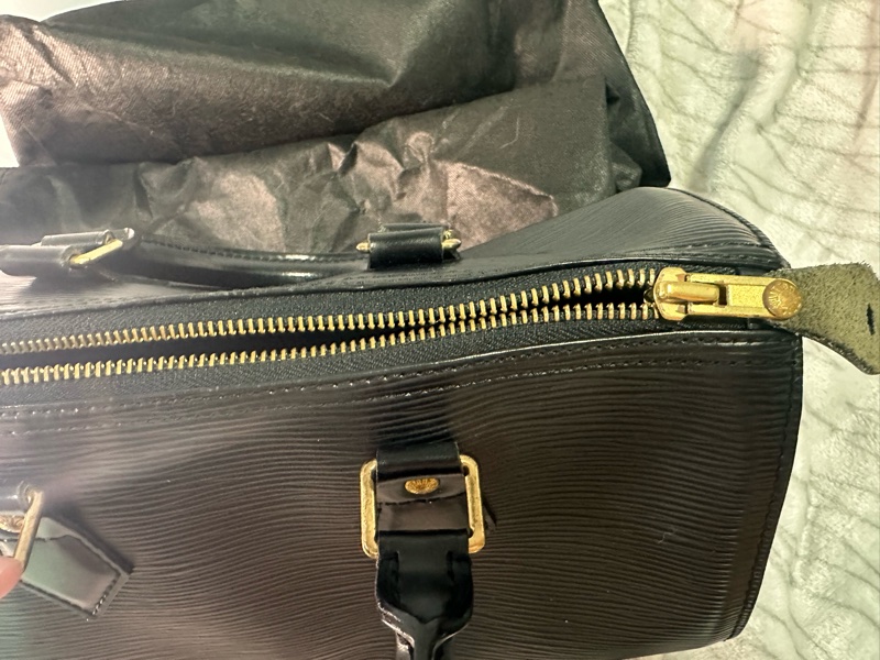 LV黑色epi 水波紋 speedy 25-5