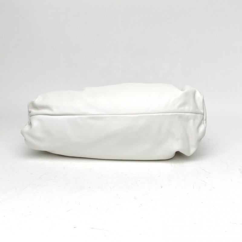 BOTTEGA VENETA Pouch雲朵包Shoulder中號36白色牛皮肩背包-4