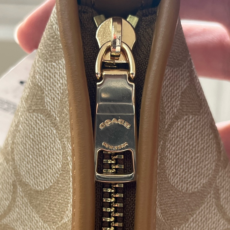 蔻馳Coach Laurel 31流浪包 淺卡其色-4