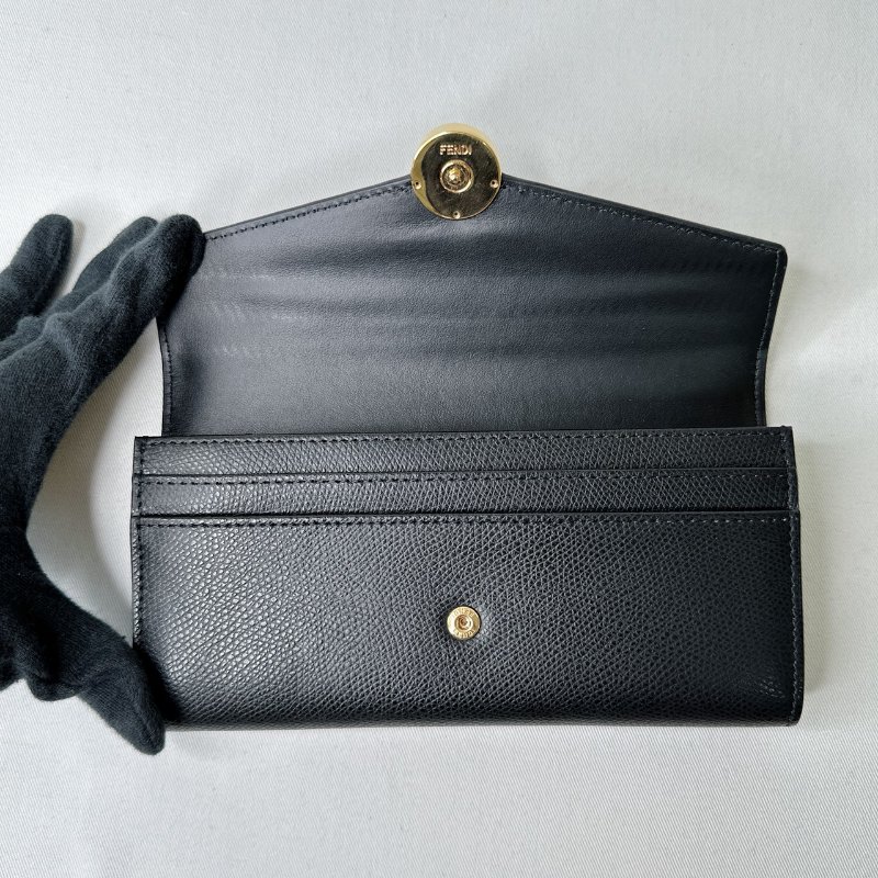 FENDI 黑金圓扣信封長夾-6