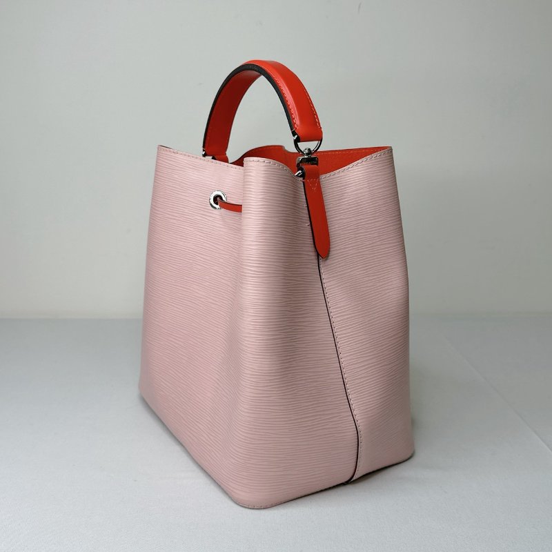 LV 粉色EPI水波紋水桶包-5