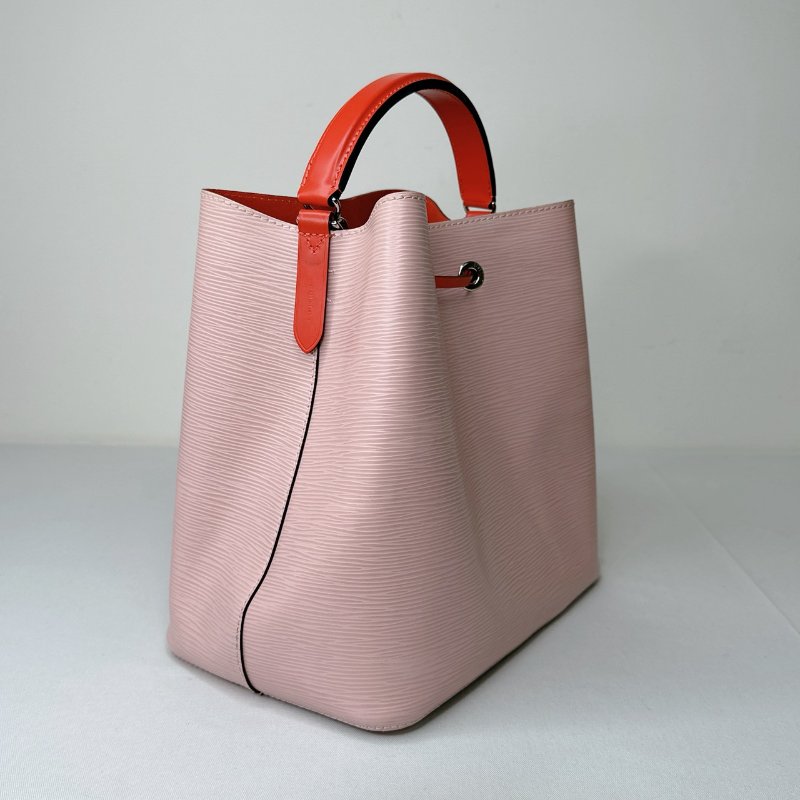 LV 粉色EPI水波紋水桶包-6