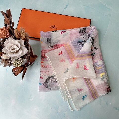 HERMES 全新Garde-Robe Pop絲巾
