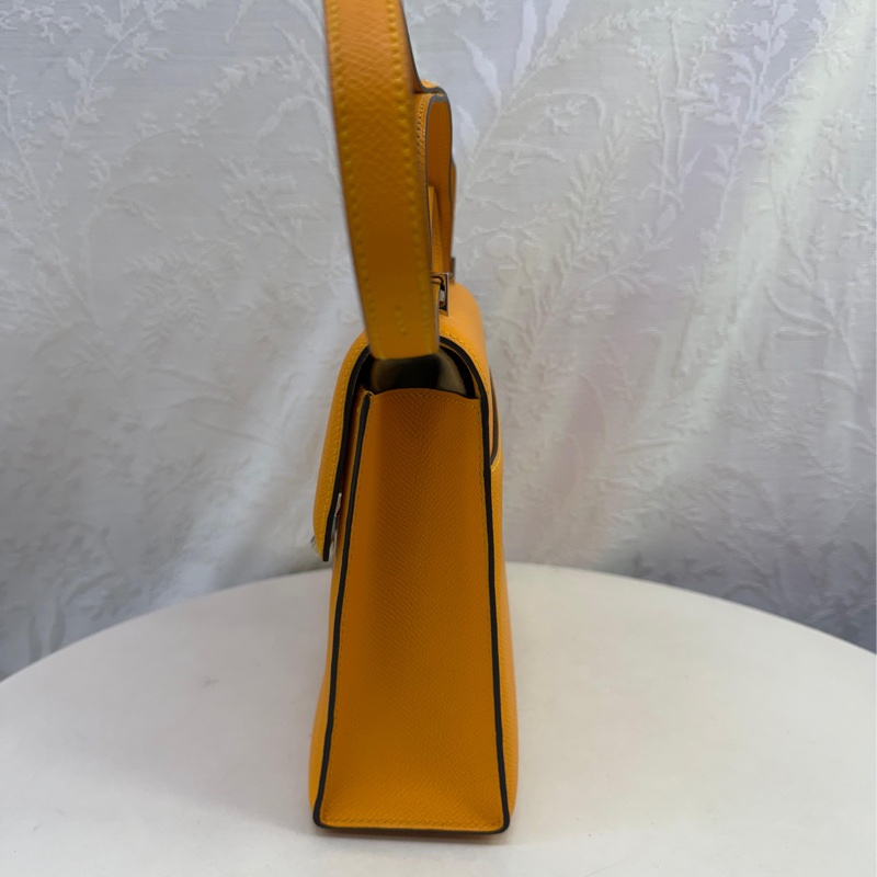 這款手袋是Hermès 的Verrou 21，採用了標誌性的門閂鎖-2