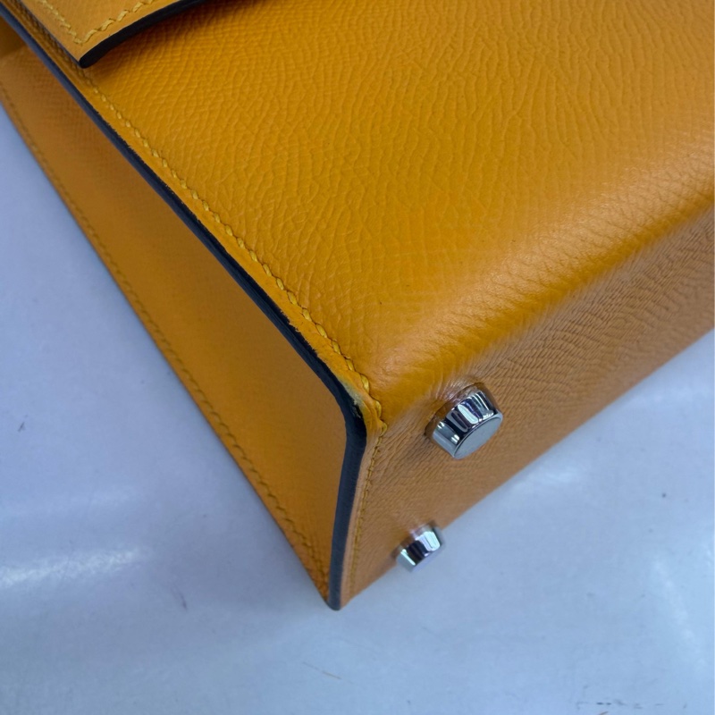 這款手袋是Hermès 的Verrou 21，採用了標誌性的門閂鎖-4