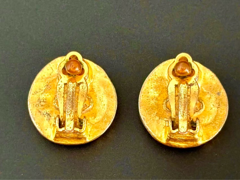 香奈兒1951 金色熔岩雙C圓形耳夾 99新-7