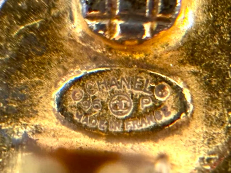 香奈兒1951 金色熔岩雙C圓形耳夾 99新-8