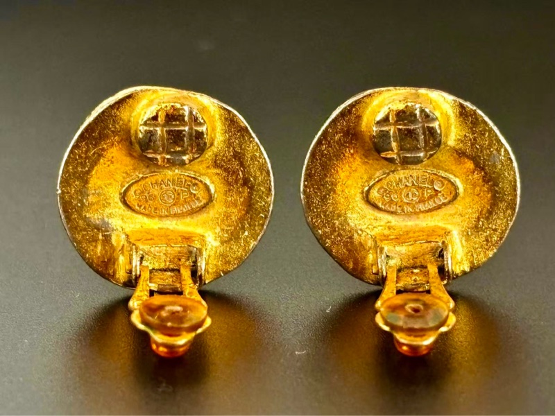 香奈兒1951 金色熔岩雙C圓形耳夾 99新-9