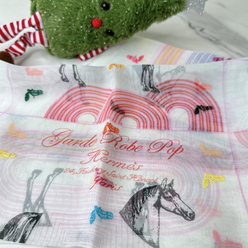 HERMES 全新Garde-Robe Pop輕薄絲巾-1