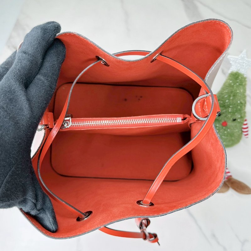 LV EPI水波紋水桶包-4