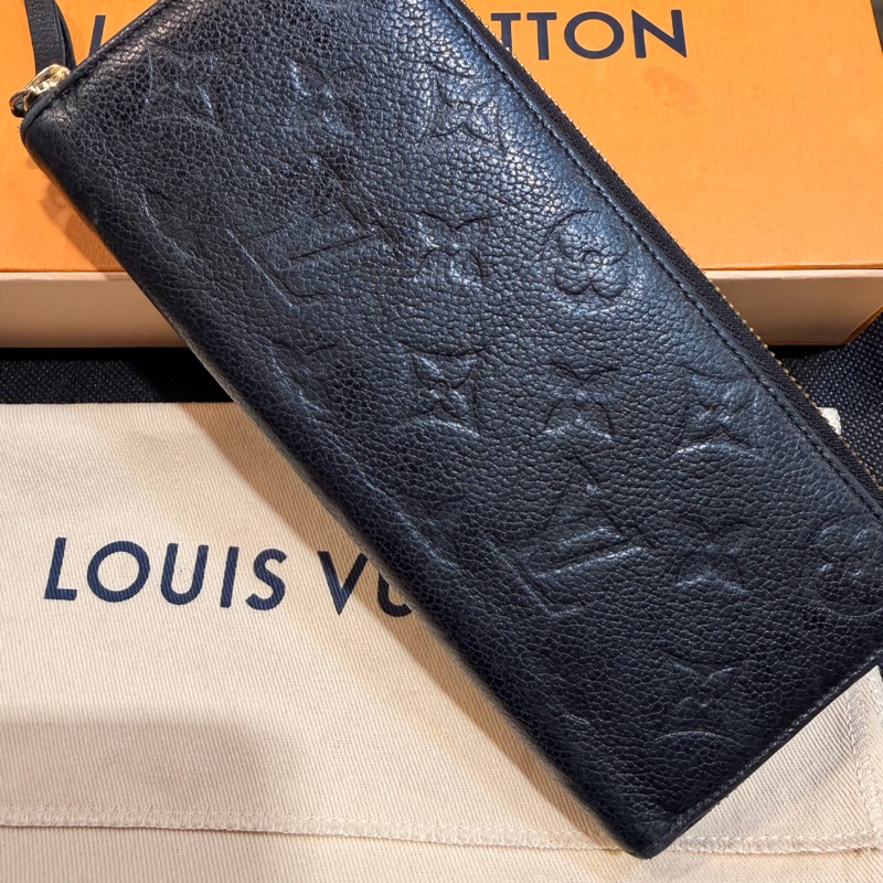 LV clemence 8卡黑牛皮長夾-0