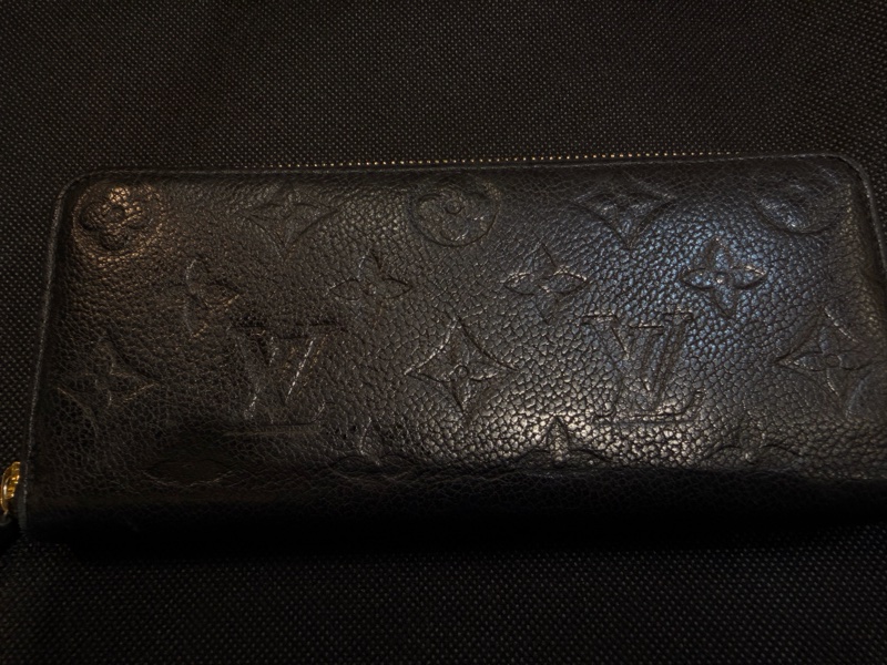 LV clemence 8卡黑牛皮長夾-1