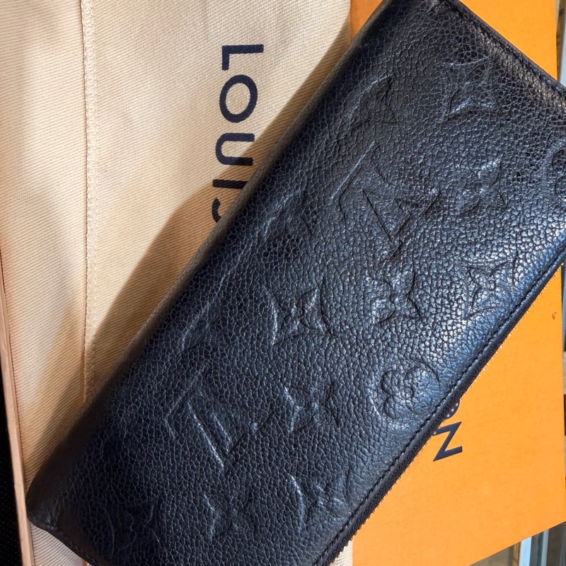 LV clemence 8卡黑牛皮長夾-9