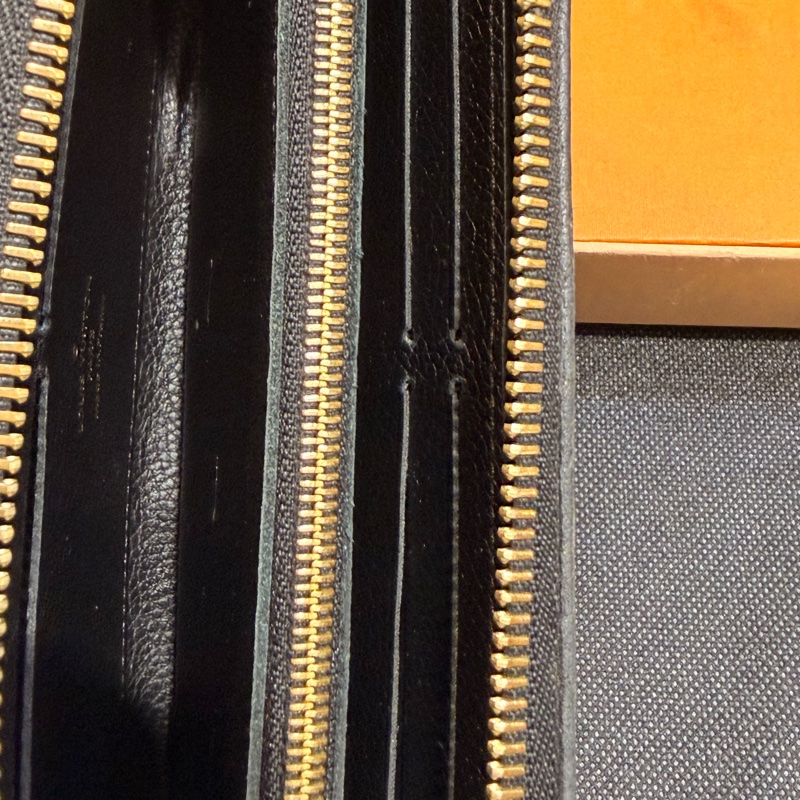 LV clemence 8卡黑牛皮長夾-26