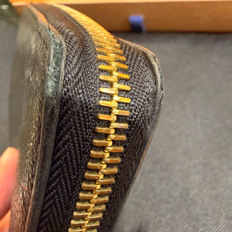 LV clemence 8卡黑牛皮長夾-31