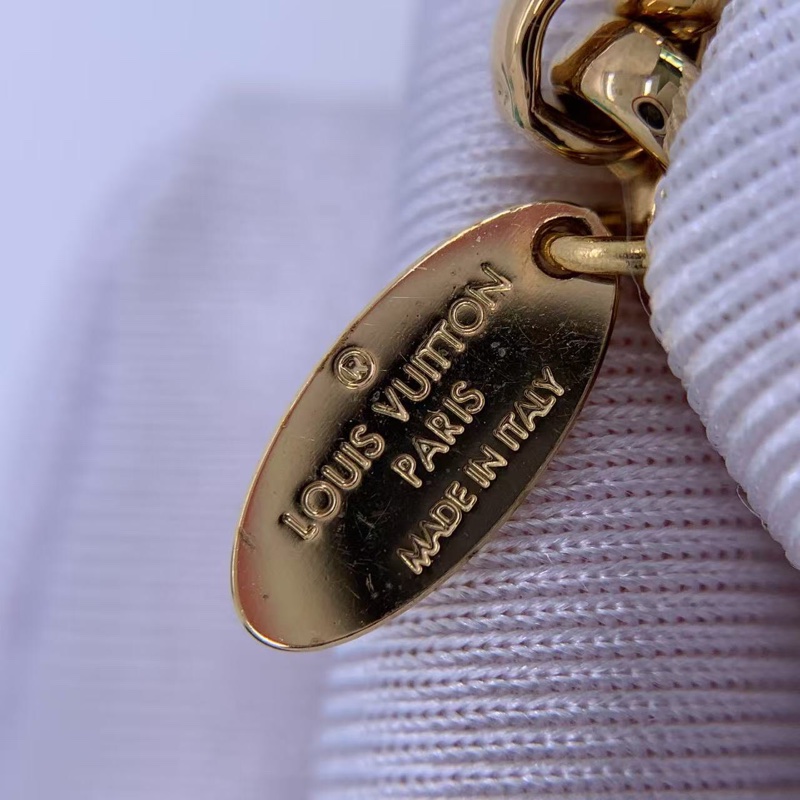 二手 LV 水晶球鑰匙扣，正常使用痕跡，如圖-11