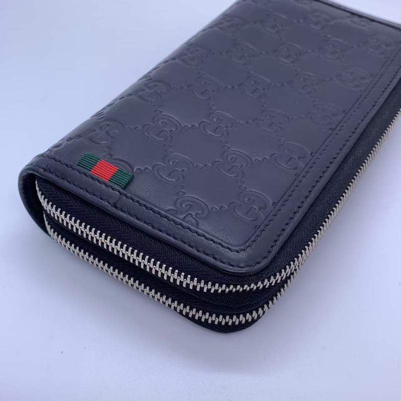 二手 gucci 男士錢包黑色，正常使用痕跡，邊角五金磨損，如圖-7