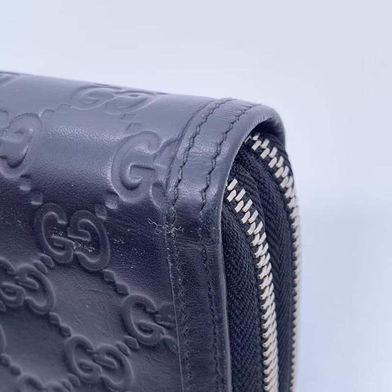 二手 gucci 男士錢包黑色，正常使用痕跡，邊角五金磨損，如圖-14