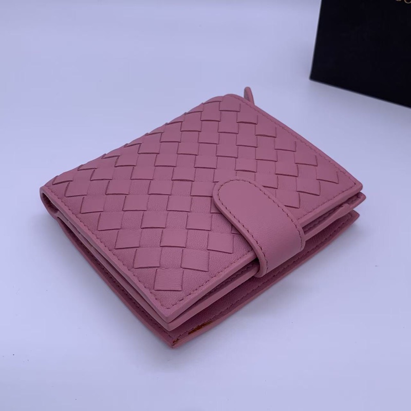 二手 bv 短款粉色錢包，配件盒子，成色如圖-1