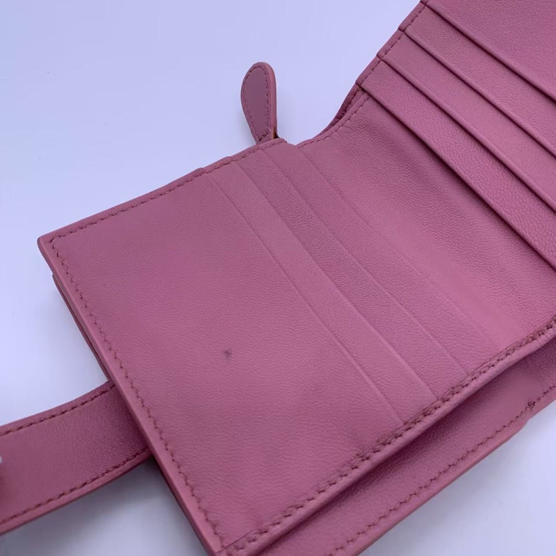 二手 bv 短款粉色錢包，配件盒子，成色如圖-6