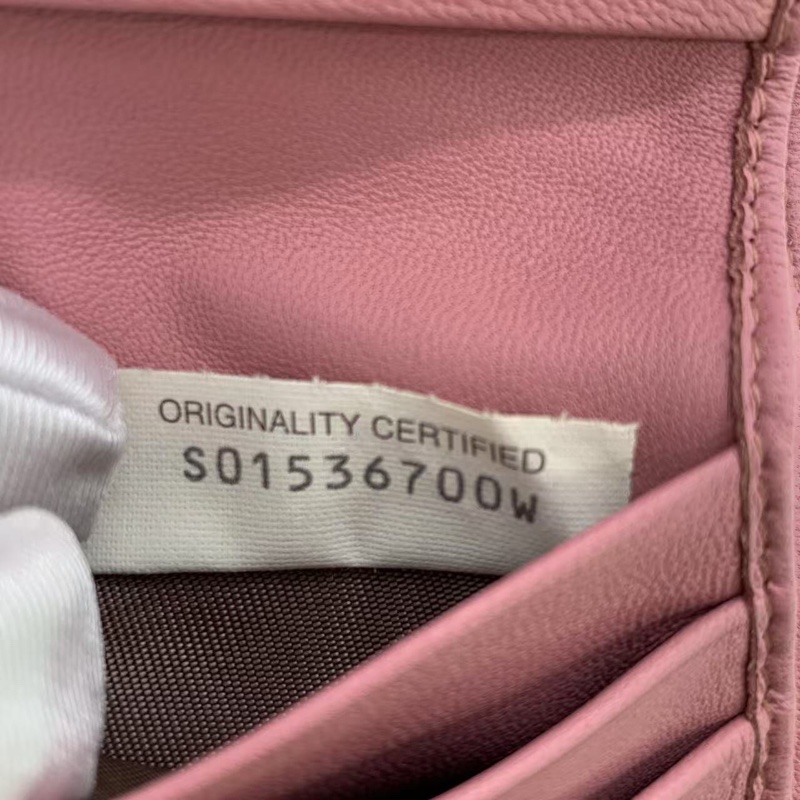 二手 bv 短款粉色錢包，配件盒子，成色如圖-9