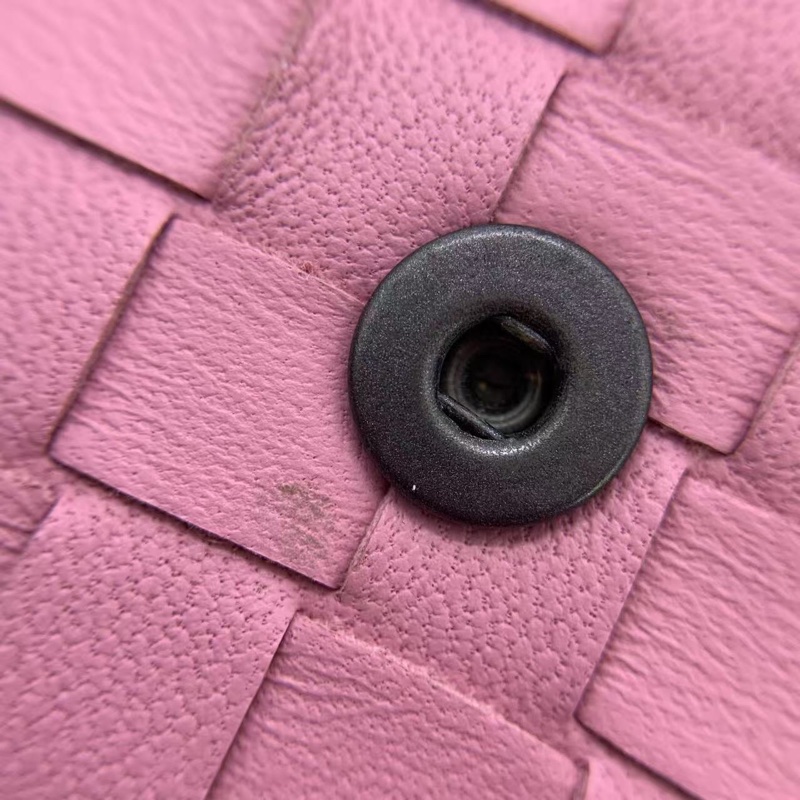 二手 bv 短款粉色錢包，配件盒子，成色如圖-12