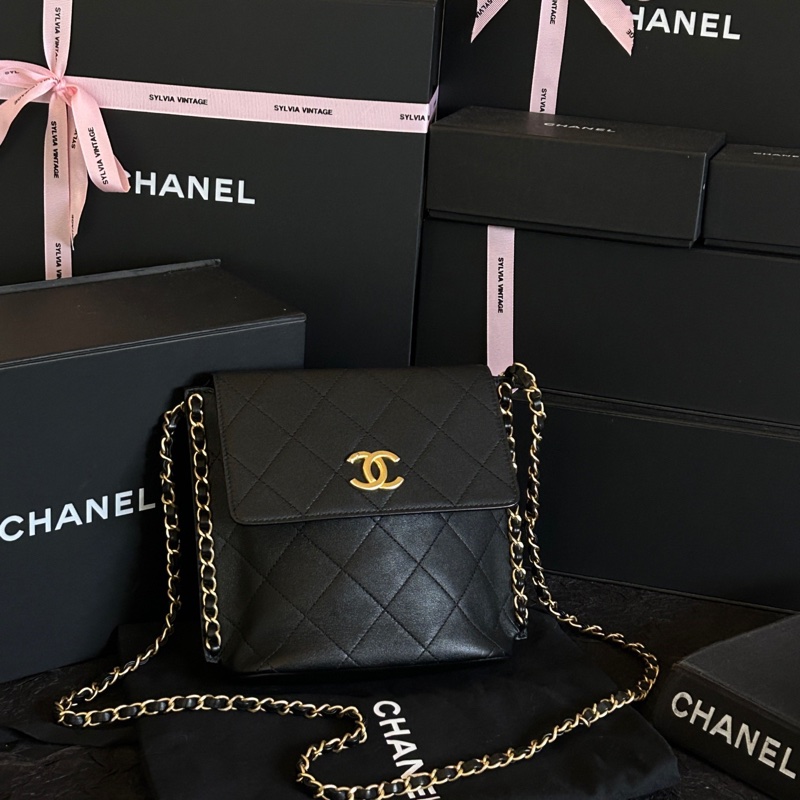 香奈兒/Chanel 21S 黑金光面牛皮嬉皮Mini滾邊hobo斜挎包 31開 17cm×18cm-0
