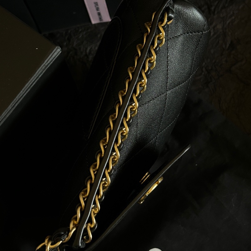 香奈兒/Chanel 21S 黑金光面牛皮嬉皮Mini滾邊hobo斜挎包 31開 17cm×18cm-2