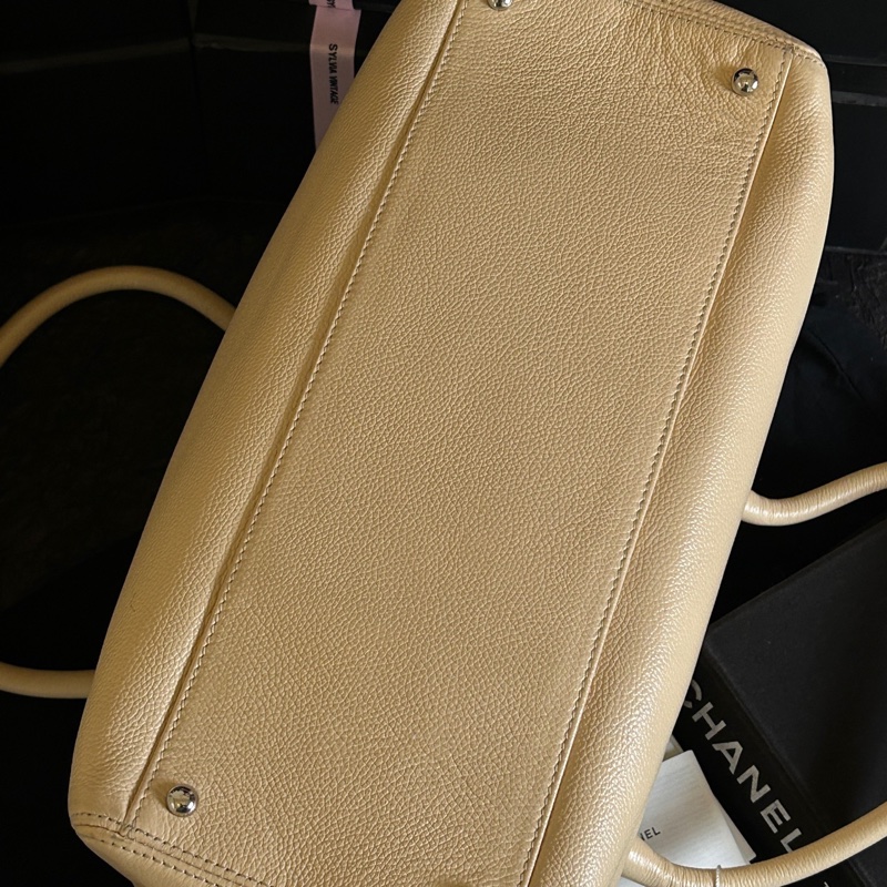 香奈兒/Chanel 米色銀扣cerf托特包 卡標全有內袋 13開 35cm×24cm-4